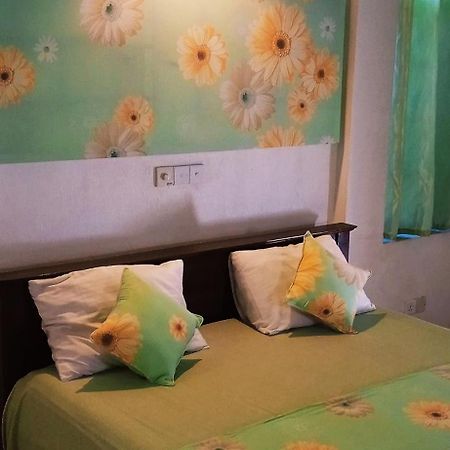 Nilas Guesthouse Hikkaduwa Ngoại thất bức ảnh