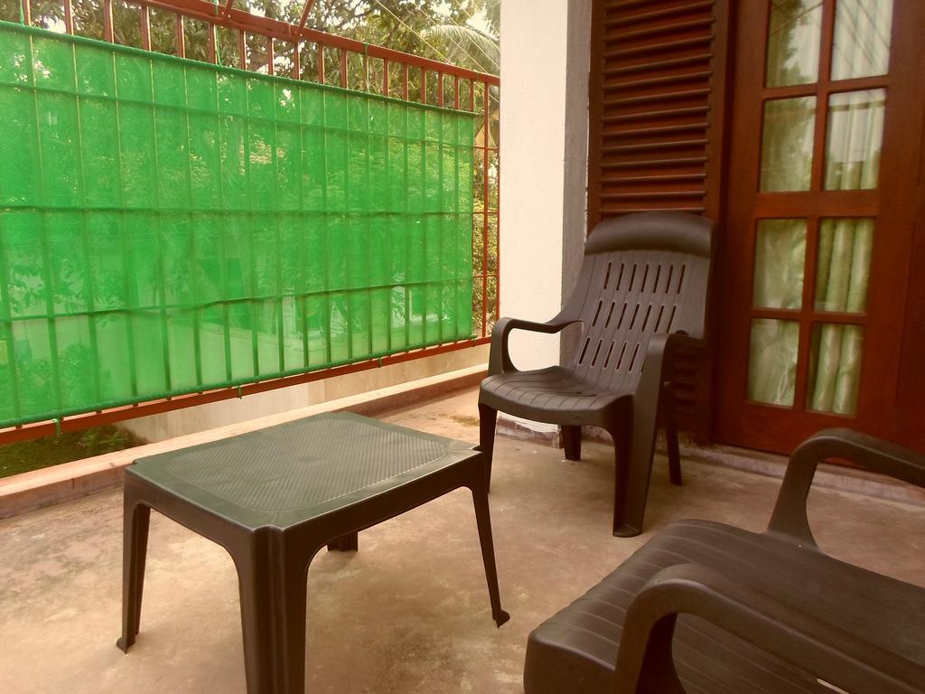 Nilas Guesthouse Hikkaduwa Phòng bức ảnh