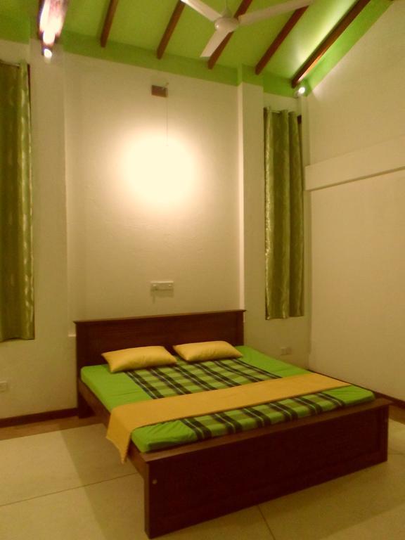 Nilas Guesthouse Hikkaduwa Phòng bức ảnh