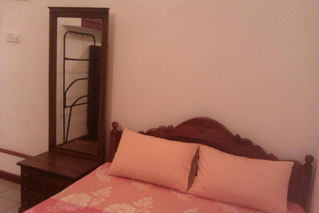 Nilas Guesthouse Hikkaduwa Phòng bức ảnh