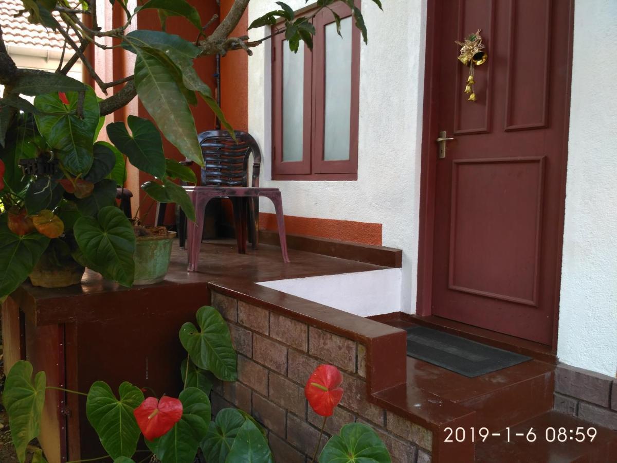 Nilas Guesthouse Hikkaduwa Ngoại thất bức ảnh